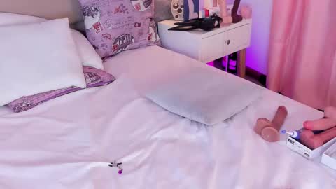 Angela online show from 11-01-25, 05:04