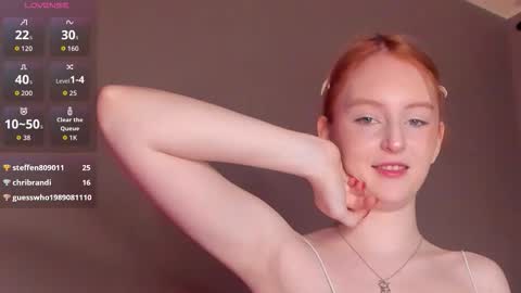 Snapshot of angelwise chatting on 10-17-25, 02:04 angelwise online show from 10-17-25, 02:04