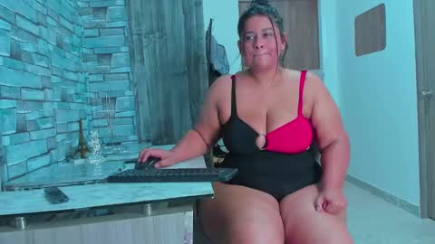 Snapshot of angi_sousxx3 chatting on 01-29-25, 05:51 angi online show from 01-29-25, 05:51