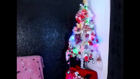 Angie online show from 11-27-25, 06:15