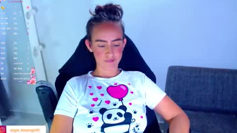 Snapshot of angie_dreamgirl chatting on 02-11-26, 03:11 IG angie dreamgirl01 online show from 02-11-26, 03:11