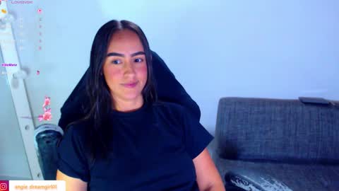 Snapshot of angie_dreamgirl chatting on 02-19-26, 11:45 IG angie dreamgirl01 online show from 02-19-26, 11:45