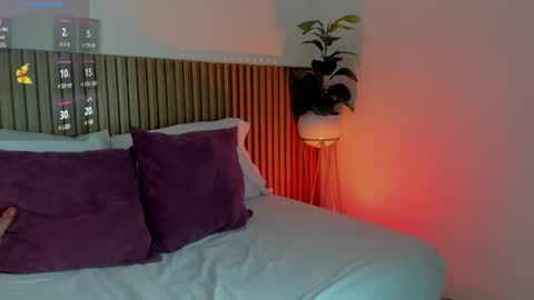 A N G I E online show from 10-23-25, 12:15