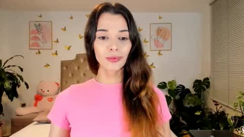 Snapshot of angie_modelo chatting on 11-05-25, 01:38 Anabella online show from 11-05-25, 01:38