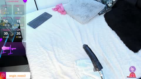Snapshot of angiee_roses chatting on 01-23-25, 05:13 angiee roses online show from 01-23-25, 05:13