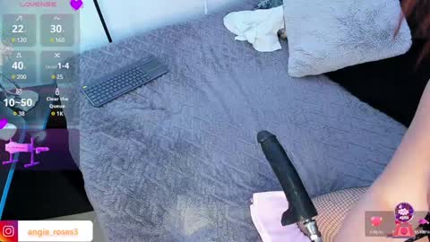 Snapshot of angiee_roses chatting on 01-25-25, 11:11 angiee roses online show from 01-25-25, 11:11