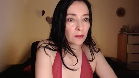 Snapshot of angiesquirt chatting on 02-26-26, 02:10 VALENTINA online show from 02-26-26, 02:10