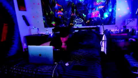 Anglz017 online show from 10-05-25, 11:19