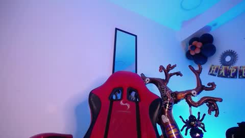 anhonymus online show from 10-27-25, 04:16