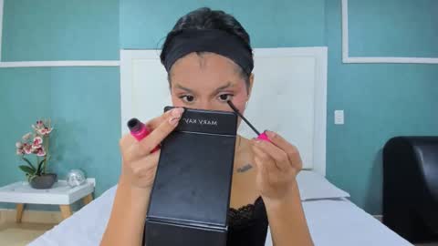 Ania online show from 10-11-25, 01:31