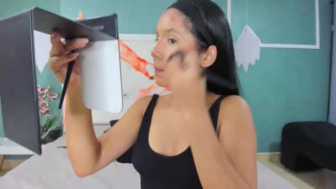 Ania online show from 10-29-25, 01:24