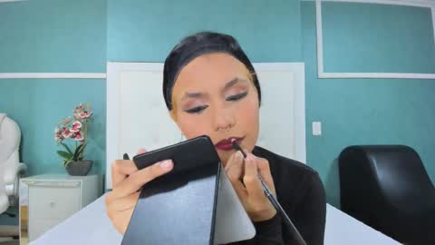 Ania online show from 12-18-25, 09:54