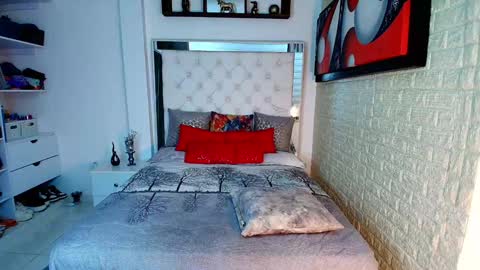 laura  online show from 10-09-25, 11:58