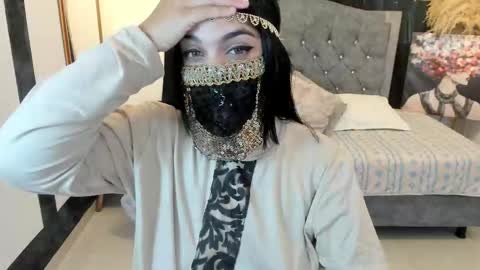 Anissa online show from 11-12-25, 02:39