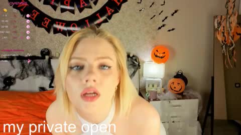 Snapshot of anika_heir chatting on 10-24-25, 02:35 Alice online show from 10-24-25, 02:35