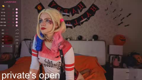 Snapshot of anika_heir chatting on 10-31-25, 02:18 Alice online show from 10-31-25, 02:18