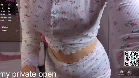 Snapshot of anika_heir chatting on 11-19-25, 02:06 Alice online show from 11-19-25, 02:06