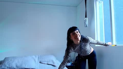 Snapshot of anika_lowen chatting on 01-25-25, 03:41 Anika And Lowen Your Thumbs Up Are Super Important For Us online show from 01-25-25, 03:41