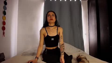 Snapshot of anika_lowen chatting on 10-01-25, 03:40 Anika And Lowen Your Thumbs Up Are Super Important For Us online show from 10-01-25, 03:40