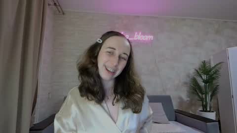 Snapshot of anikabloom chatting on 02-09-25, 11:36 anikabloom online show from 02-09-25, 11:36