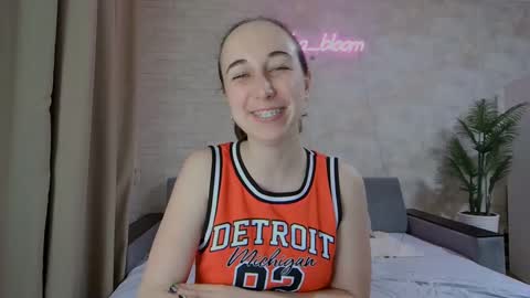 Snapshot of anikabloom chatting on 02-13-25, 04:54 anikabloom online show from 02-13-25, 04:54