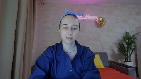 Snapshot of anikabloom chatting on 02-26-25, 09:16 anikabloom online show from 02-26-25, 09:16