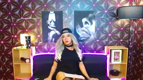 Snapshot of anikaportuna chatting on 02-02-25, 03:17 Anika online show from 02-02-25, 03:17