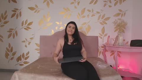 Lauren Anika online show from 01-15-25, 11:43