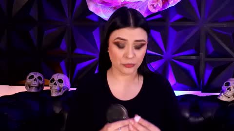 Lauren Anika online show from 10-20-25, 04:13