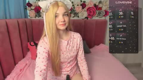 Alica online show from 10-18-25, 02:36