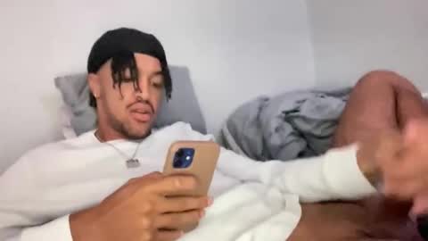 Animeboygirls online show from 10-28-25, 03:32