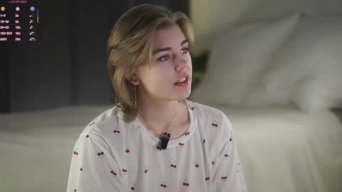 Snapshot of anishavivo chatting on 12-18-25, 01:06 AnishaVivo online show from 12-18-25, 01:06