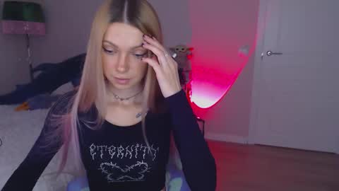 anita_moon_ online show from 10-07-25, 10:51