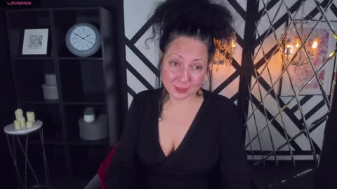 Anita online show from 12-12-24, 12:38