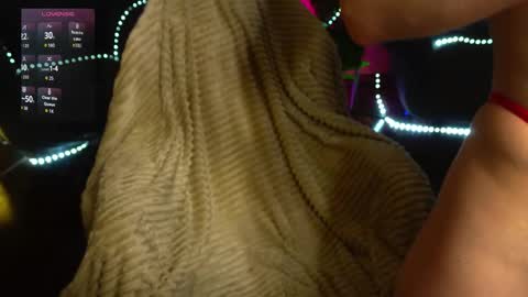 anita_von online show from 11-25-25, 04:45