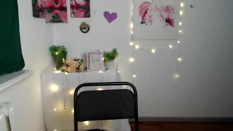 anitaa_a online show from 09-26-25, 05:44