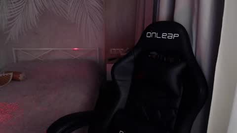 Snapshot of anmary11 chatting on 01-05-26, 05:27 mary online show from 01-05-26, 05:27