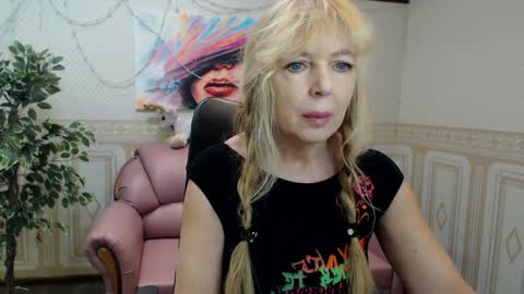 Anna Ditrih online show from 02-05-25, 12:38