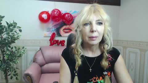 Anna Ditrih online show from 02-12-25, 01:16