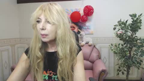 Anna Ditrih online show from 02-19-25, 12:33