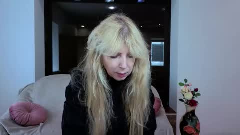 Anna Ditrih online show from 09-12-25, 12:05