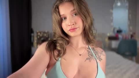 Snapshot of anna_morison chatting on 12-16-25, 11:15 Annet online show from 12-16-25, 11:15