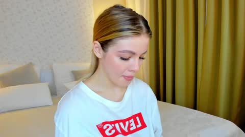 Anna online show from 12-18-24, 01:05