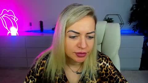 anna_snow9 online show from 09-18-25, 05:31