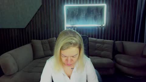 anna_snow9 online show from 10-10-25, 05:50