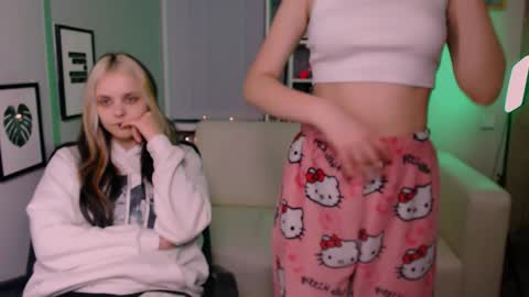 Anna pvt is open online show from 12-24-24, 06:06