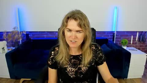 Snapshot of annabel_xxx chatting on 09-11-25, 06:41 Annabel online show from 09-11-25, 06:41