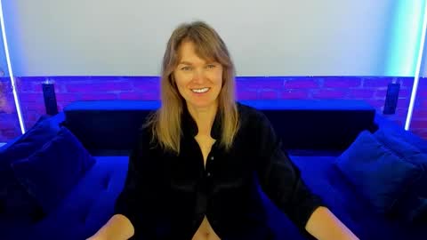 Snapshot of annabel_xxx chatting on 10-12-25, 06:23 Annabel online show from 10-12-25, 06:23