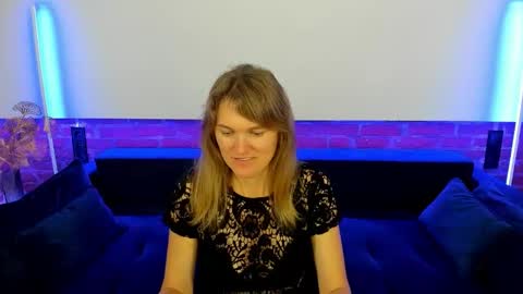 Snapshot of annabel_xxx chatting on 10-13-25, 04:07 Annabel online show from 10-13-25, 04:07