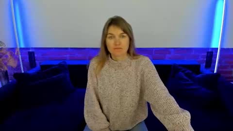 Snapshot of annabel_xxx chatting on 10-17-25, 04:37 Annabel online show from 10-17-25, 04:37